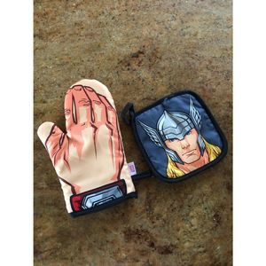 Brand new no tags marvel Thor kitchen gloves